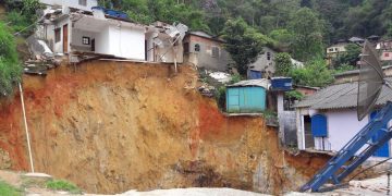 Chuvas e Mortes: Vontade de Deus, Efeitos do Clima ou Vamos Mudar Essa História?